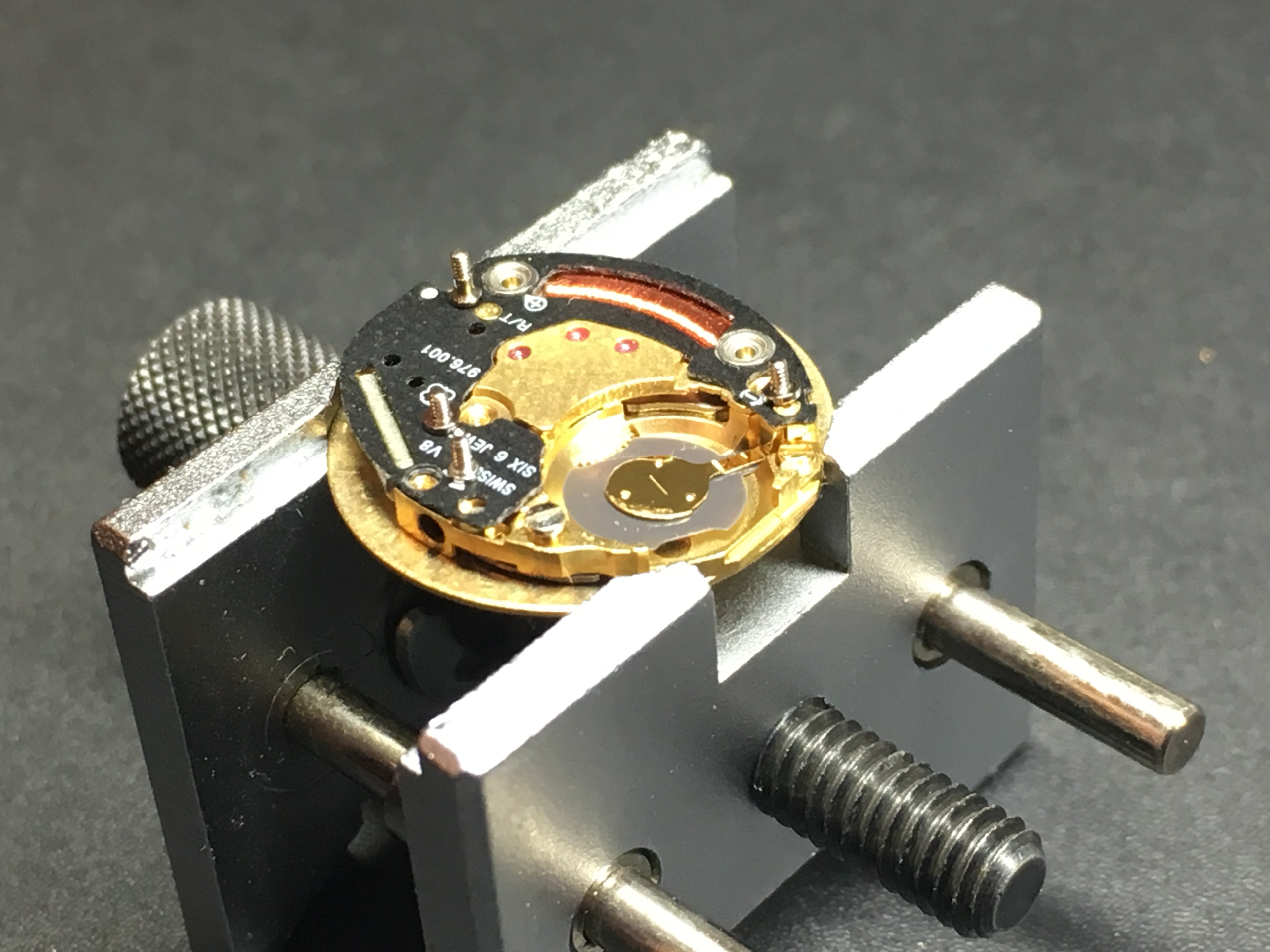 Battery replacement and quartz watch repair